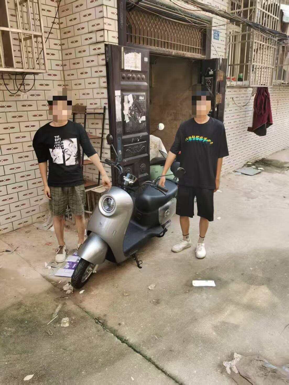 电瓶车被盗<strong></p>
<p>清原油</strong>，报警人笔录还没做完，嫌疑人已被人赃并获