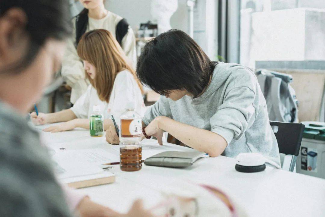 在日本<strong></p>
<p>原油生产</strong>，不婚先从普通人开始