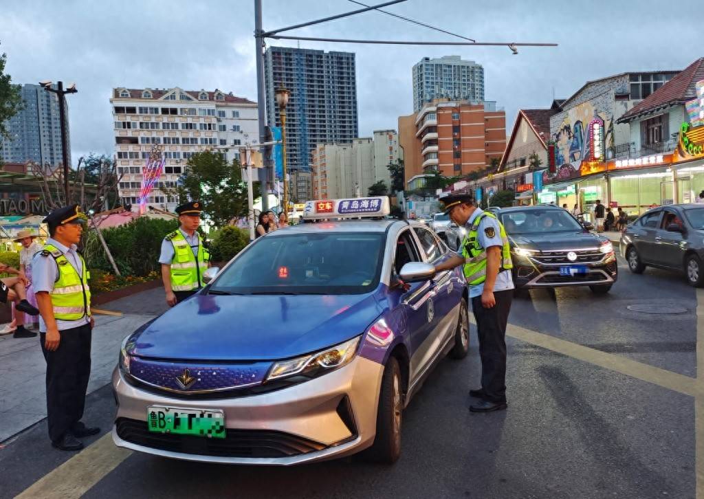 车不动计价器还在“跑”<strong></p>
<p>原油生产</strong>，青岛一辆出租车安装“跑得快”被查处