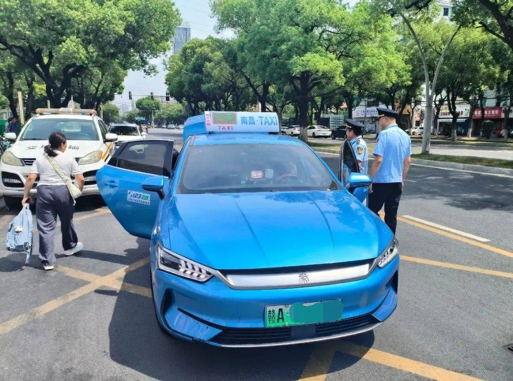 南昌女子叫出租车付103元车费投诉司机故意绕道<strong></p>
<p>原油2014</strong>，交通执法部门：罚款200元，责令退还多收取的车费