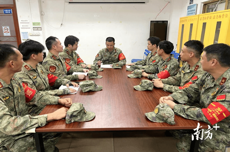 奋战15天<strong></p>
<p>原油2014</strong>，广州越秀民兵党员突击队助力筑牢疫情防控屏障