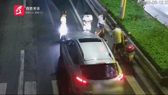 行人在斑马线上被SUV撞倒卷入车底<strong></p>
<p>原油2014</strong>，司机：我以为他们会让我……