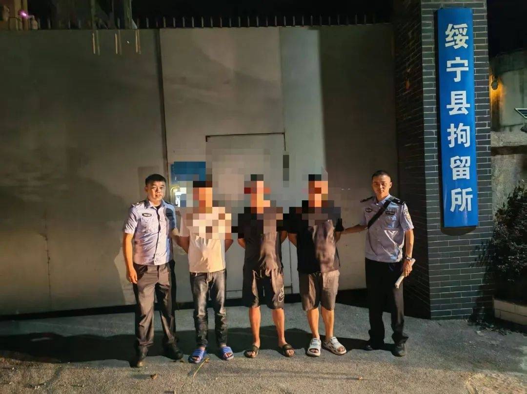 广东2电动车马路上对峙“斗气”从天亮到天黑<strong></p>
<p>原油与汽油</strong>，交警回应：将调取事发路段监控依规处理