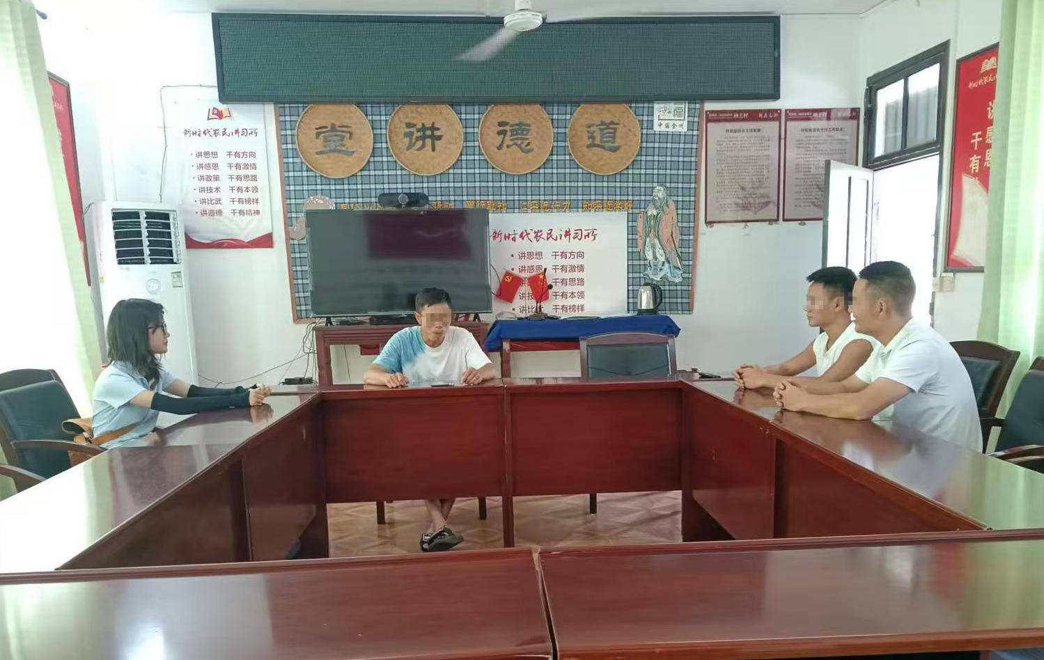 贵州22岁女村支书遇车祸不幸身亡 乡政府工作人员：她上任仅数月<strong></p>
<p>非农原油</strong>，开展工作后回村路上遇事故