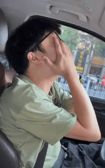 “女儿奴”爸爸接军训女儿电话泪崩<strong></p>
<p>国际原油价格表</strong>，“第一次这样分开”，网友：终究是我们离不开孩子