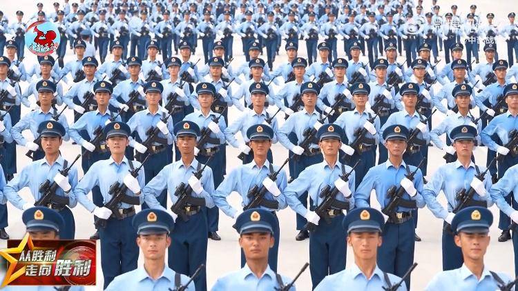九三阅兵倒计时5天<strong></p>
<p>美原油外盘</strong>！空中梯队多型新机将首次受阅 队员练就“米秒不差”