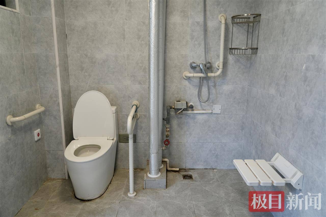 “玻璃娃娃”田艳青踏入武大校园！校方准备无障碍宿舍<strong></p>
<p>原油期货</strong>，母亲能同寝陪读
