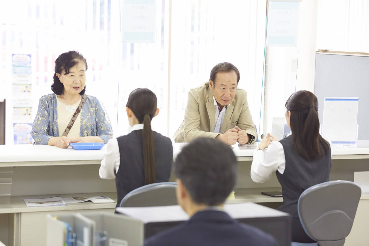 退休后<strong></p>
<p>原油期货</strong>，他们重新开始上班：“工资不高，图个开心”