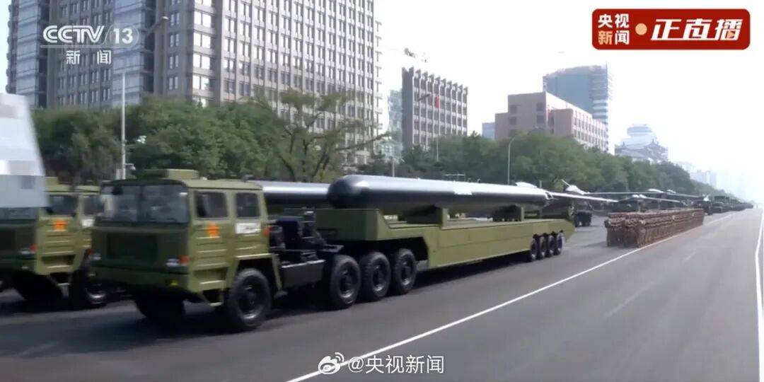 东风-61、巨浪-3、折叠翼预警机、歼-20S<strong></p>
<p>加工原油</strong>，画面披露！