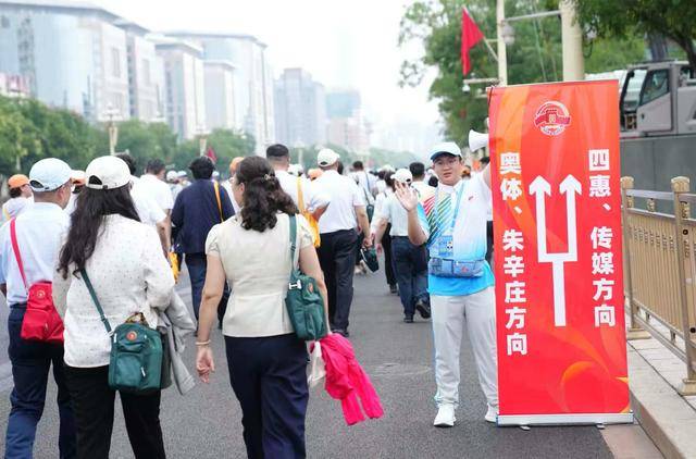 4万余名观礼人员50分钟内快速疏散<strong></p>
<p>加工原油</strong>，参加招待会的嘉宾半小时内完成转场
