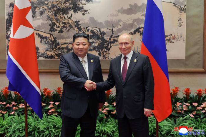 金正恩普京北京会晤细节披露<strong></p>
<p>海峡原油</strong>，金正恩：将一如既往支持俄军