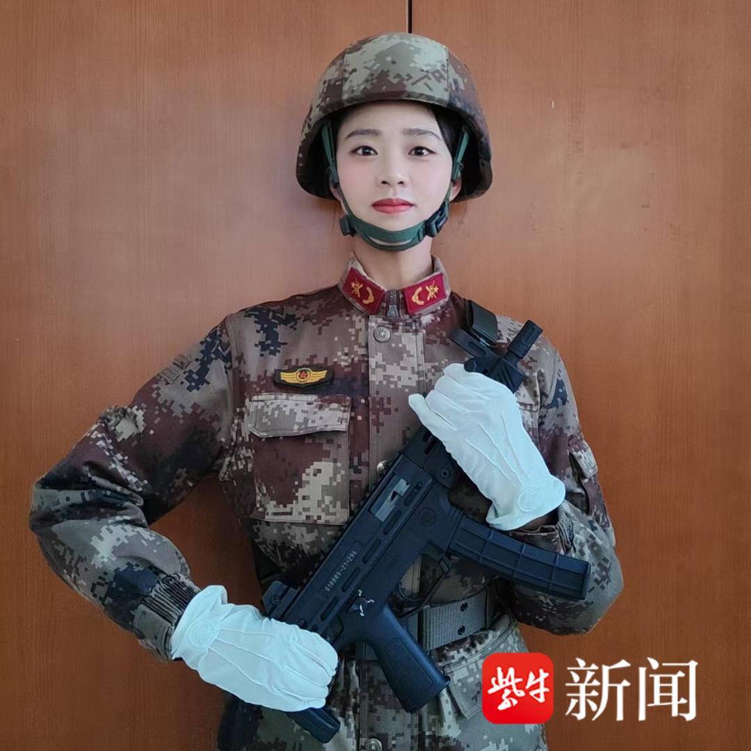 今天<strong></p>
<p>海峡原油</strong>，来自南京湖南路女子民兵连的她们在天安门广场接受检阅