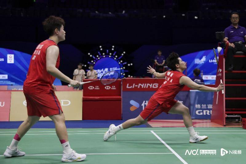 中国羽毛球大师赛于深圳开拍<strong></p>
<p>美国原油交易时间</strong>，国羽首日7战4胜
