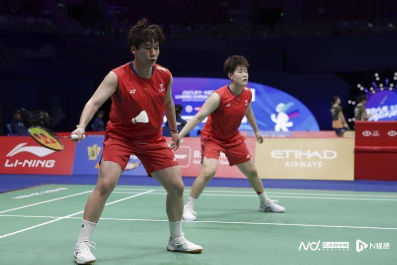 中国羽毛球大师赛于深圳开拍<strong></p>
<p>美国原油交易时间</strong>，国羽首日7战4胜