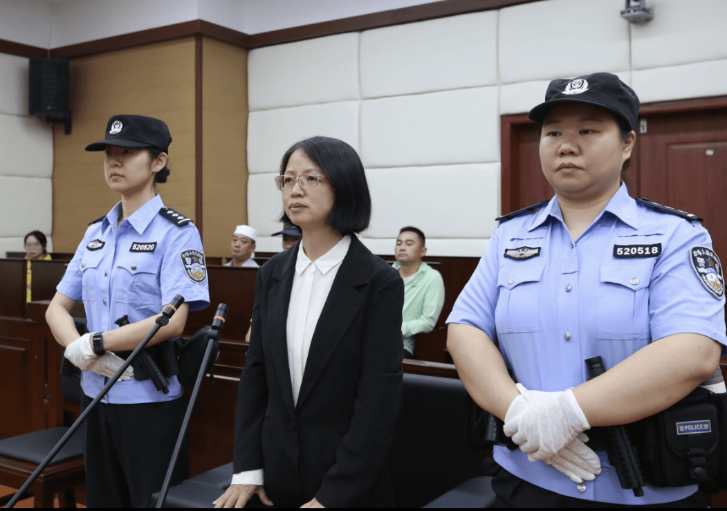 敛财5448万元<strong></p>
<p>美国原油交易时间</strong>，女厅官杨慧当庭认罪！“为了一栋别墅，把努力大半生的政治生命和人身自由全赔进去了”
