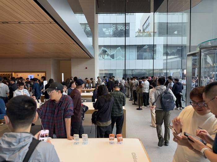 iPhone 17正式开售<strong></p>
<p>美原油开盘时间</strong>,橙色Pro Max黄牛最高加价1500元