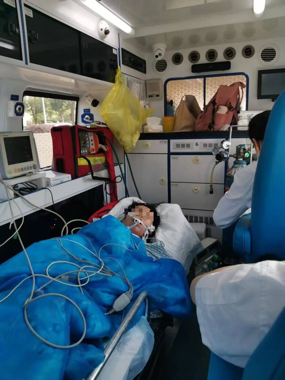 女护士结婚半年发烧头痛<strong></p>
<p>美国原油库存数据</strong>,诊治12天才确诊“脑脊髓炎”致丧失劳动能力,鉴定:两家三甲医院因未及早诊断病情,应承担责任