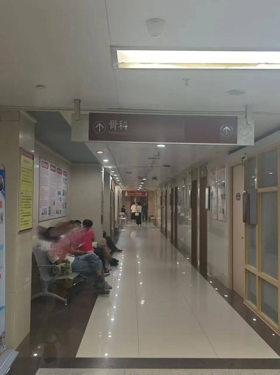 广州一医院发生伤医事件<strong></p>
<p>美国原油库存数据</strong>，参与抢救医生发声：他受伤很重，行凶者已被抓捕