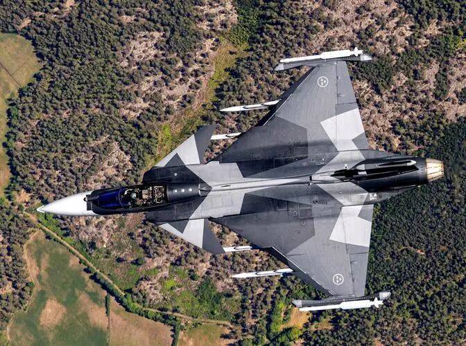 紧张！德国、瑞典战机直接与俄机缠斗<strong></p>
<p>美国原油库存数据</strong>，会正面冲突吗？