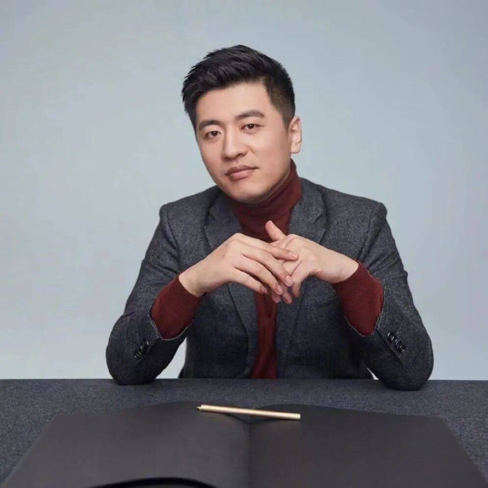 张雪峰团队:直播中出现不当言论被举报<strong></p>
<p>原油美女</strong>,公司正处理