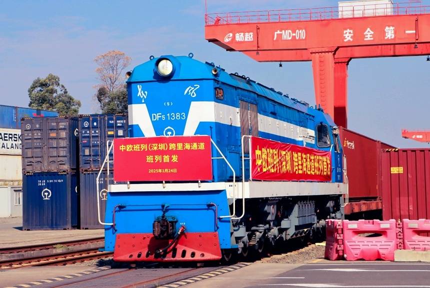 从港口到云端<strong></p>
<p>原油美女</strong>,深圳跑出现代物流“加速度”