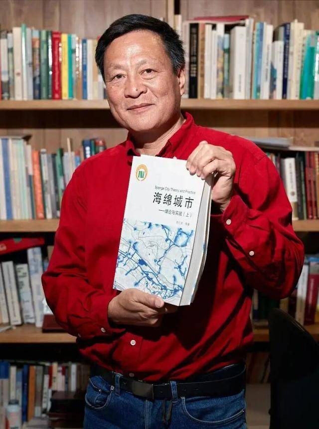 本月刚上福布斯榜的北大教授<strong></p>
<p>原油美女</strong>，在巴西坠机遇难，警方披露详情