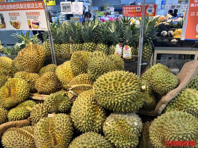 “贵族水果”榴莲进入“1”字头时代<strong></p>
<p>原油美女</strong>，国庆中秋或将提价｜消费观察