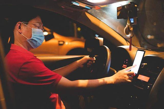 中年就业“避风港”:报告称超七成网约车司机系失业后转入