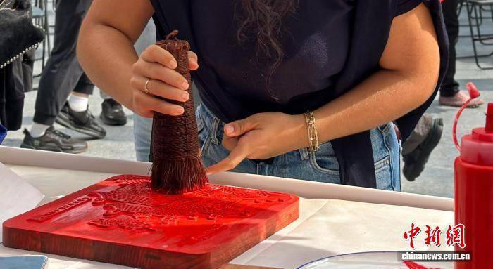 “侨”见非遗：华裔大学生南京秦淮体验非遗魅力