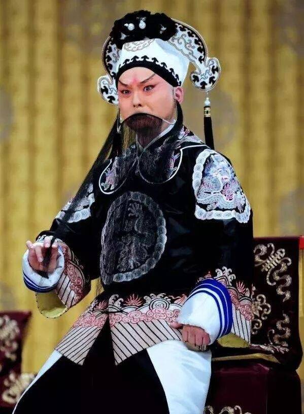 痛别<strong></p>
<p>融原油</strong>!著名演员昨晚去世!4岁入行、刻苦一生