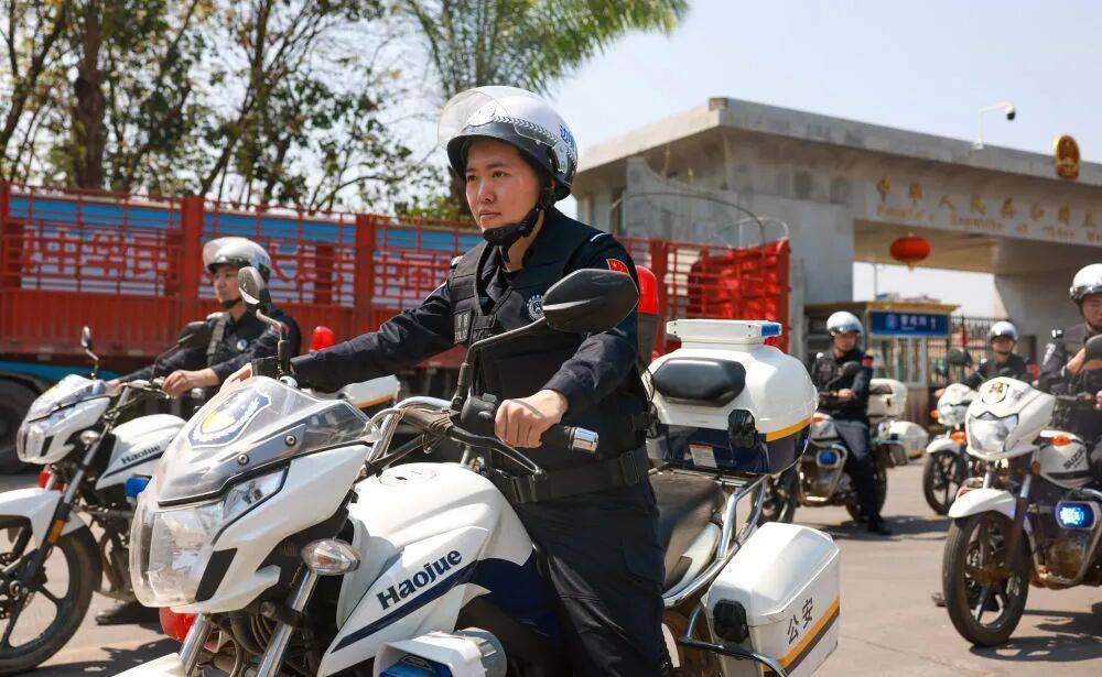 “看到妈妈46个未接来电<strong></p>
<p>融原油</strong>,心像被重锤击中”