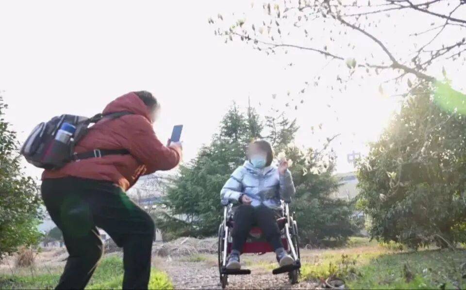 28岁妻子突发罕见病全身瘫痪<strong></p>
<p>融原油</strong>,丈夫哄骗卖婚房携款失踪,检方强势介入