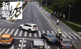 事发上海晚高峰!汹涌车流中<strong></p>
<p>融原油</strong>,一男子绝望跳车,直奔民警而去……