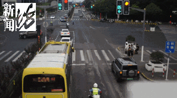 事发上海晚高峰!汹涌车流中<strong></p>
<p>融原油</strong>,一男子绝望跳车,直奔民警而去……