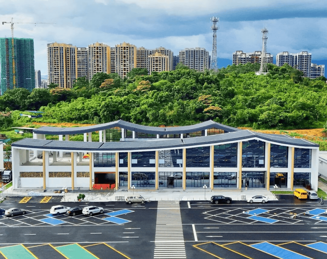 “不亚于春节回家”!凌晨5点<strong></p>
<p>融原油</strong>,深圳有人已经堵在路上……