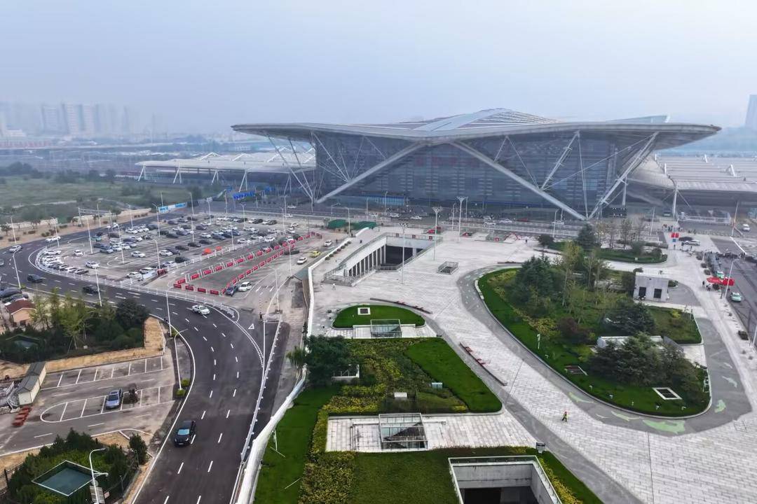 “双节”假期<strong></p>
<p>融原油</strong>，铁路青岛站预计发送旅客170万人