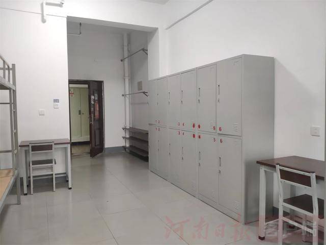 从8人间到夫妻房<strong></p>
<p>切原油</strong>，郑州富士康员工幸福安居“进行时”