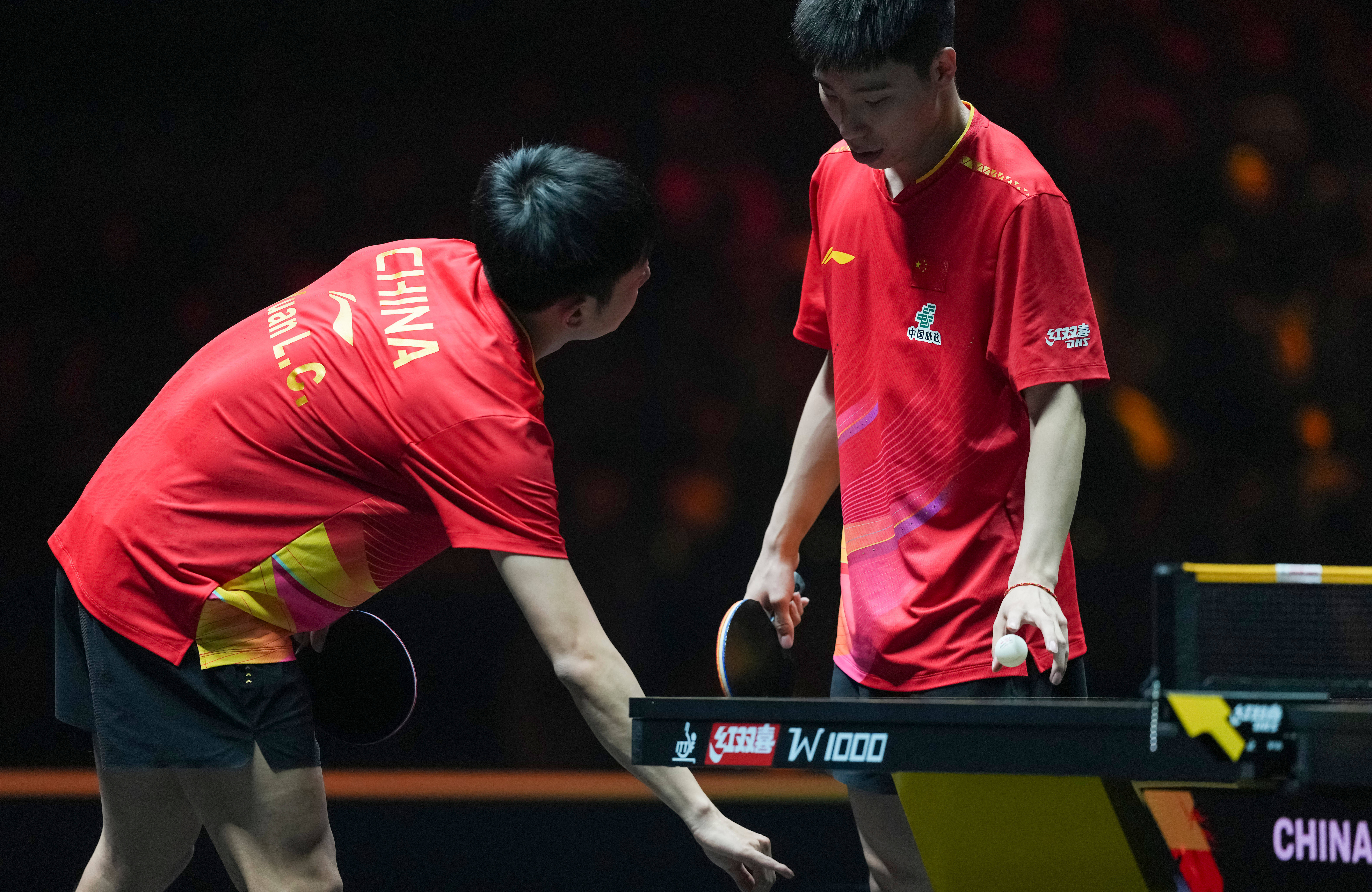 (体育)乒乓球——WTT中国大满贯赛:林诗栋/王楚钦晋级男双四强