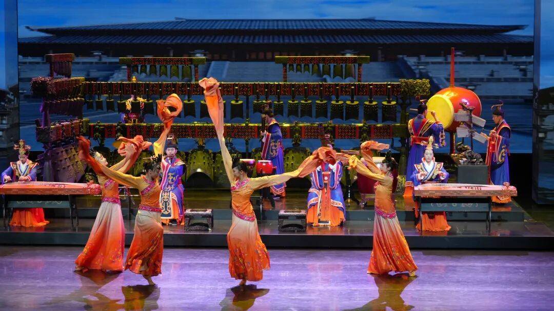 武汉这里什么情况？晚上6点突然排起长队<strong></p>
<p>切原油</strong>！有人提前五天全家蹲守……