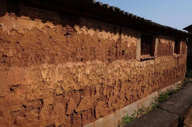 没人住的房子<strong></p>
<p>石油原油图片</strong>，为什么会“老”得特别快？