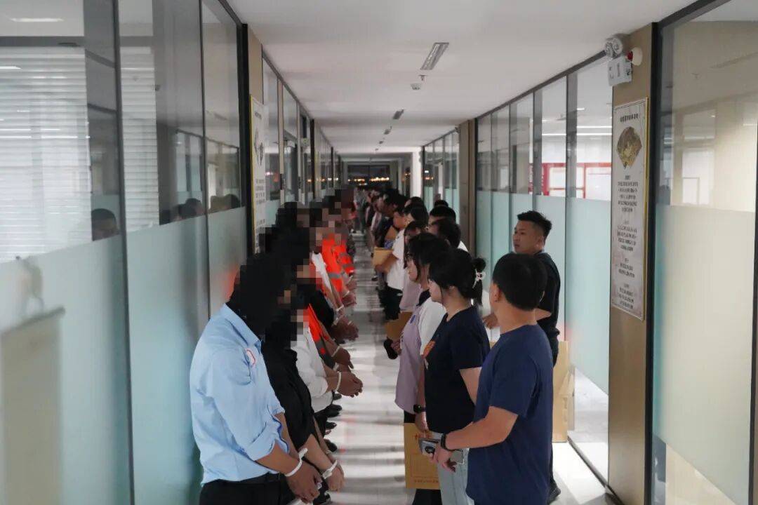 “大师”<strong></p>
<p>石油原油图片</strong>，你算到自己今天被抓了吗？