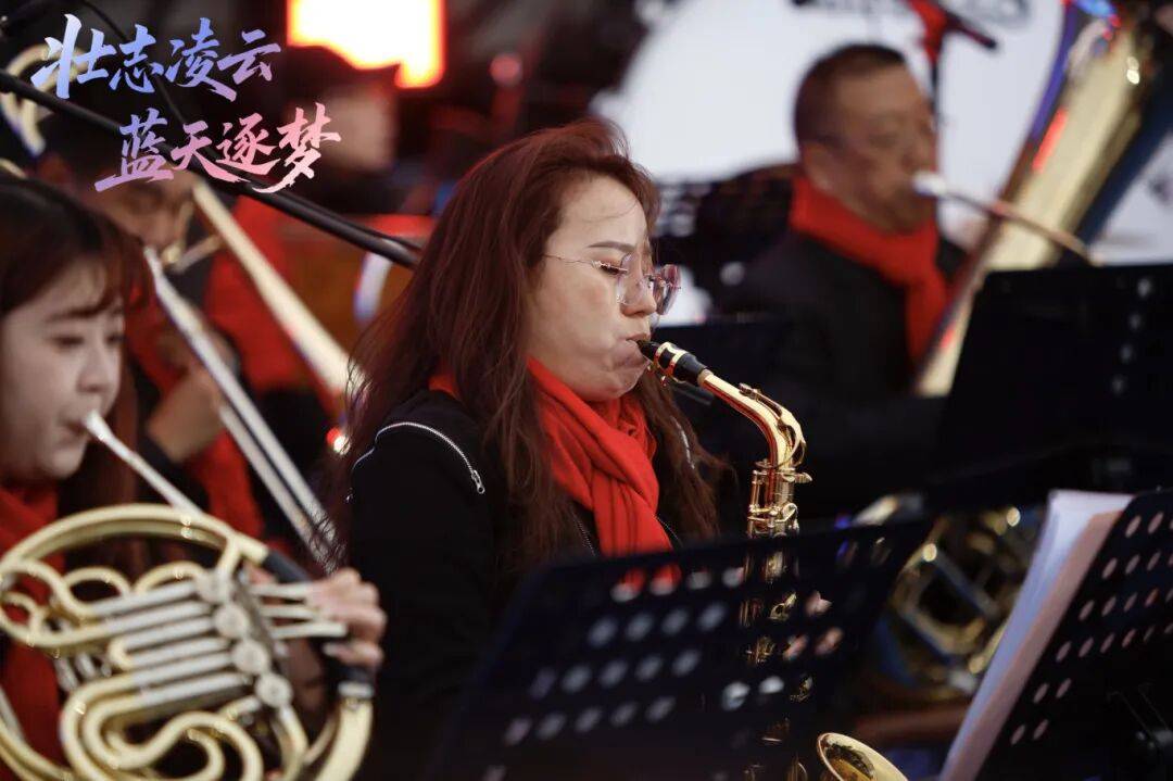 DNA彻底动了！全场跟唱<strong></p>
<p>石油原油图片</strong>，这氛围太顶了！