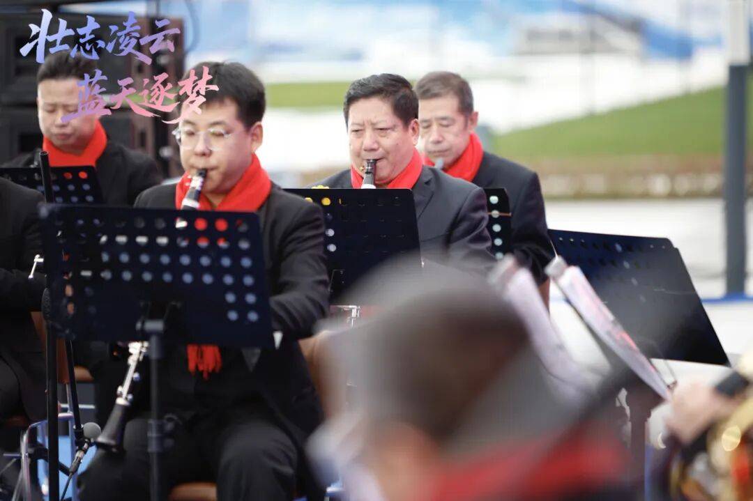 DNA彻底动了！全场跟唱<strong></p>
<p>石油原油图片</strong>，这氛围太顶了！