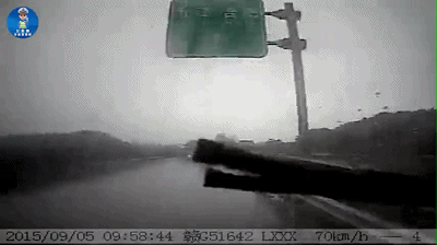 超员行驶危害大<strong></p>
<p>石油原油图片</strong>，“挤”不得，更“驶”不得！