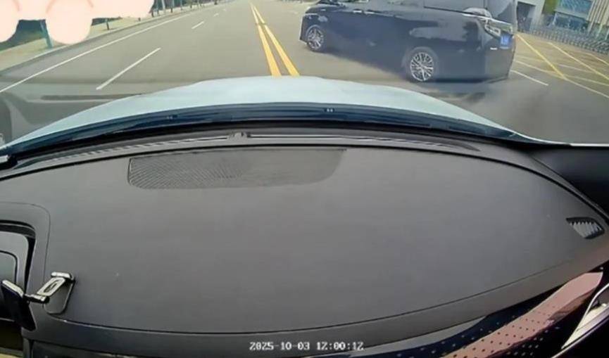 婚庆司机恶意别车后谎称自己是公安人员<strong></p>
<p>石油原油图片</strong>,涉嫌危险驾驶罪被采取刑事强制措施,律师:或被判处拘役并罚款