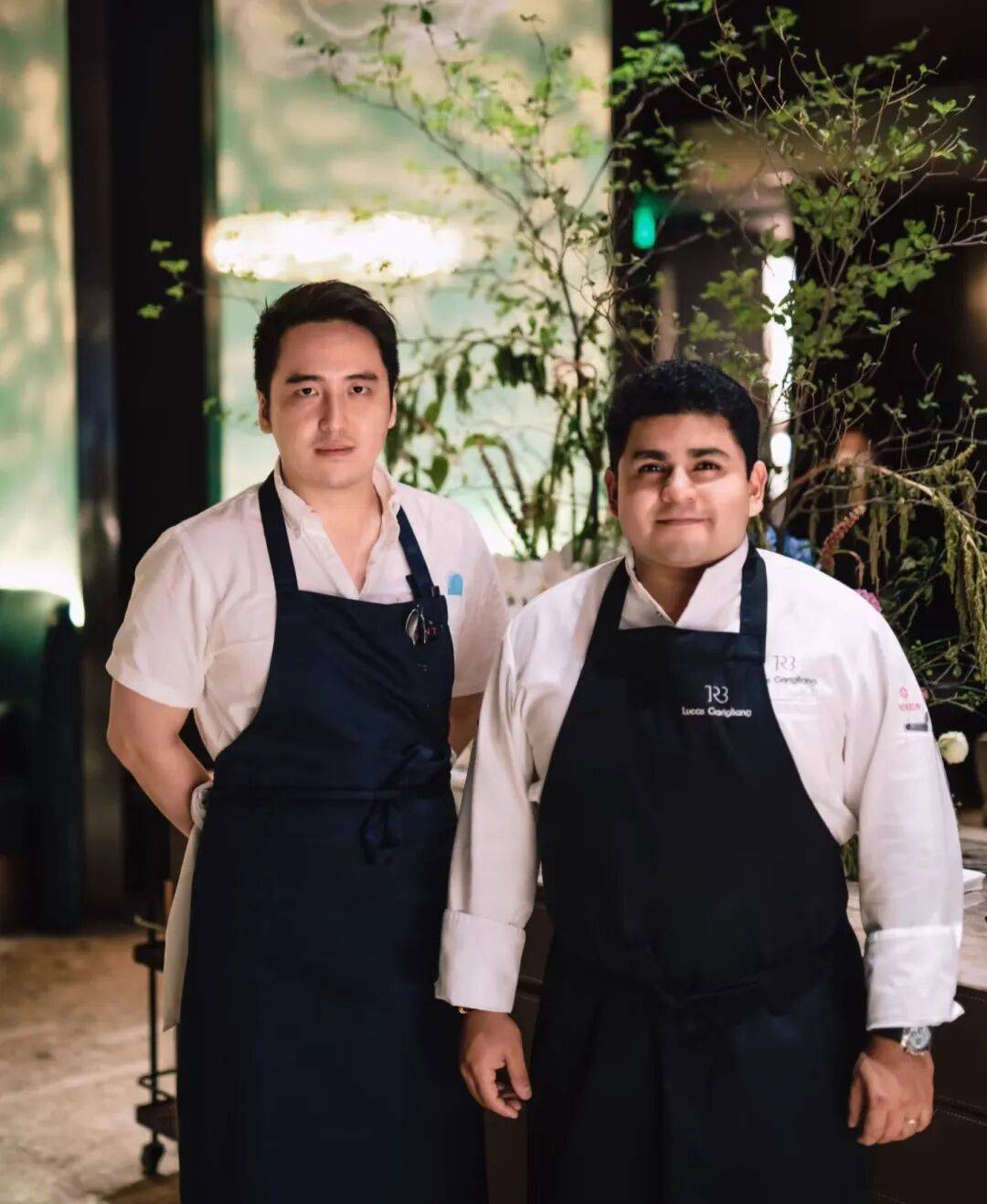 精致餐饮<strong></p>
<p>石油原油图片</strong>,以饭封神 | 商业头条No.94