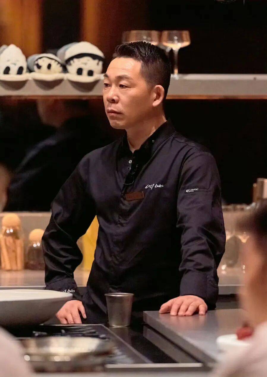 精致餐饮<strong></p>
<p>石油原油图片</strong>,以饭封神 | 商业头条No.94