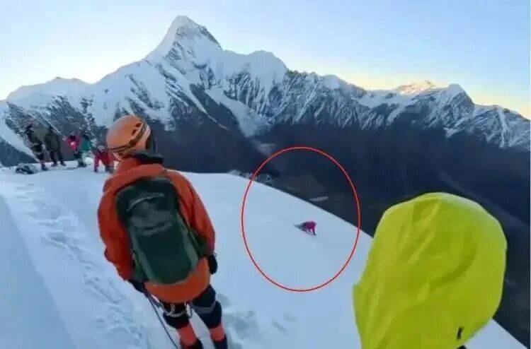 打卡拍照<strong></p>
<p>今日原油价格走势</strong>，再美也不能用生命对焦