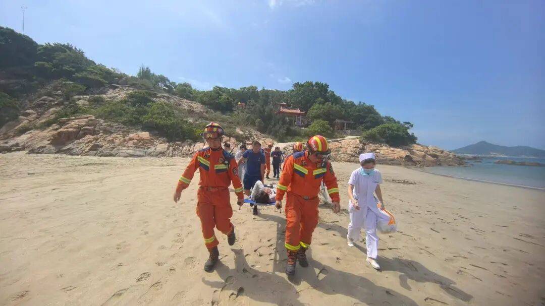 打卡拍照<strong></p>
<p>今日原油价格走势</strong>，再美也不能用生命对焦