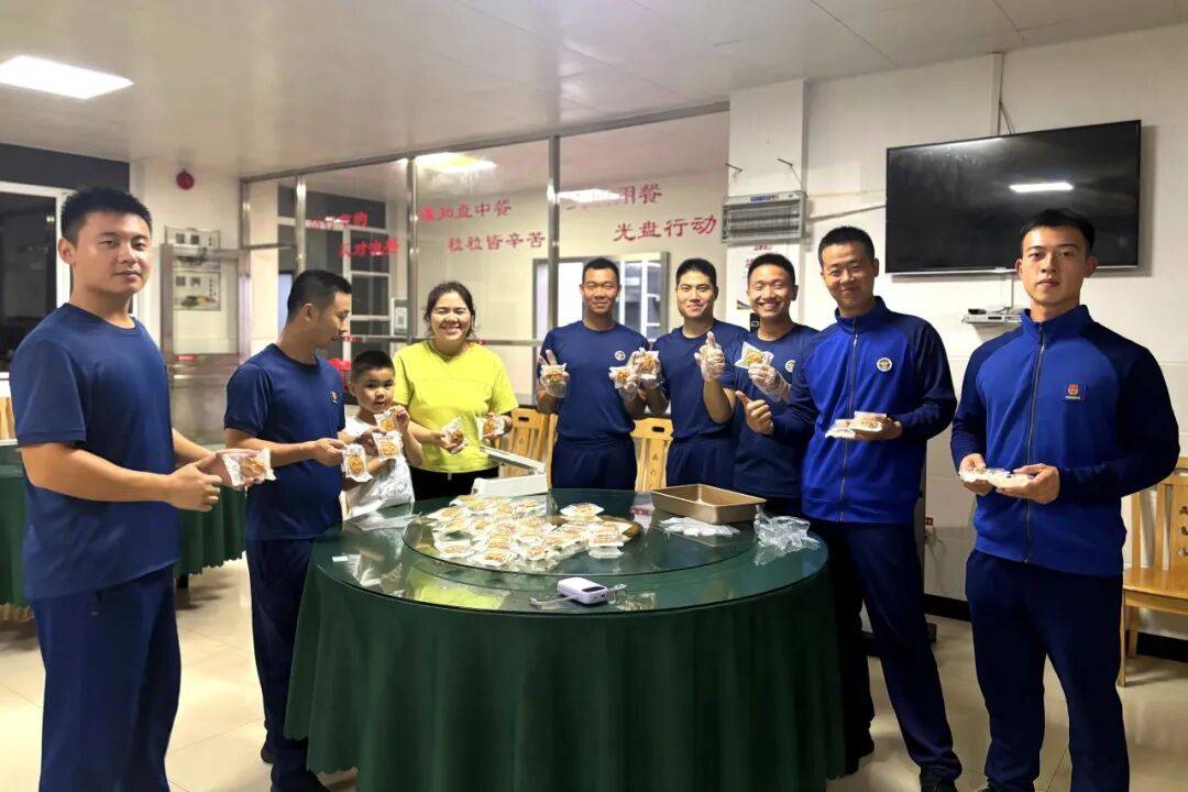 月满红门家更圆｜中秋家属来队共话团圆时